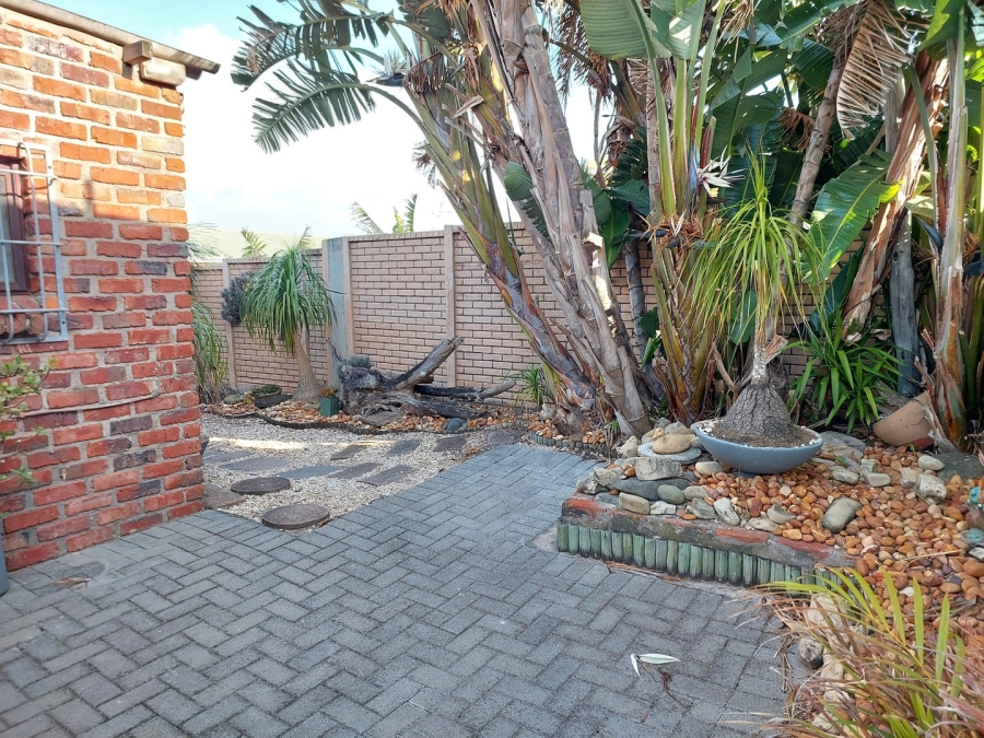 3 Bedroom Property for Sale in Queensberry Bay Eastern Cape